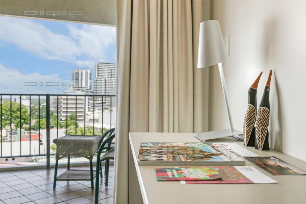 Balkón nebo terasa v ubytování Darwin Harbourside Escape - Two Adjacent King Suites