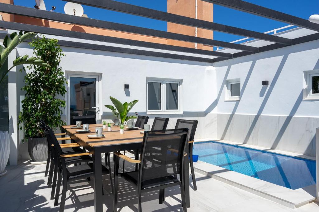 Swimmingpoolen hos eller tæt på Rooftop in Fuengirola by Costarentals - Ref 59