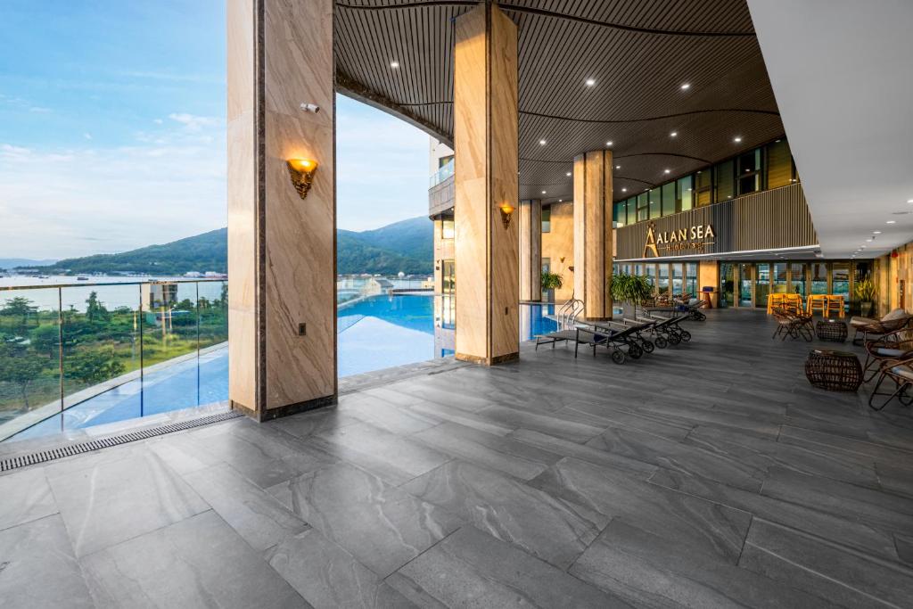 Bazén v ubytování Alan Sea Hotel Danang nebo v jeho okolí