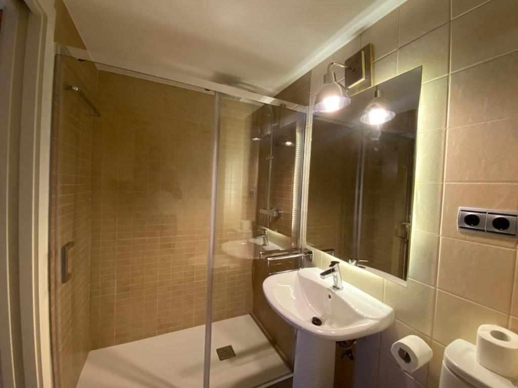 Luxury House Valencia DAneu, Valencia de Aneu – Updated 2023 ...