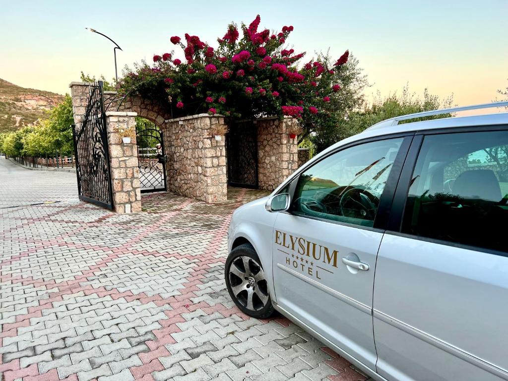 Fotografie z fotogalerie ubytování Elysium Hotel v destinaci Dhërmi
