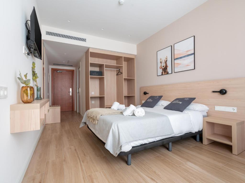 Limehome Barcelona Carrer de Besalú 82 - Resim 9