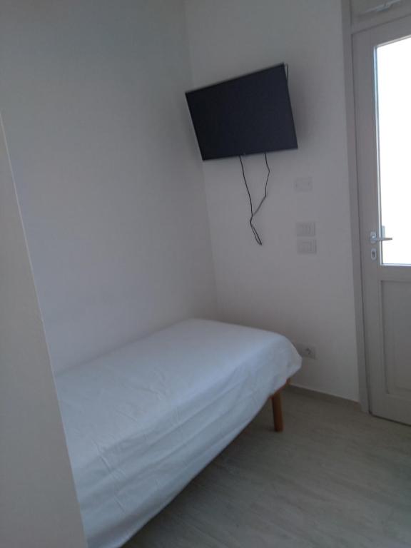 A television and/or entertainment centre at Corso95 SrL