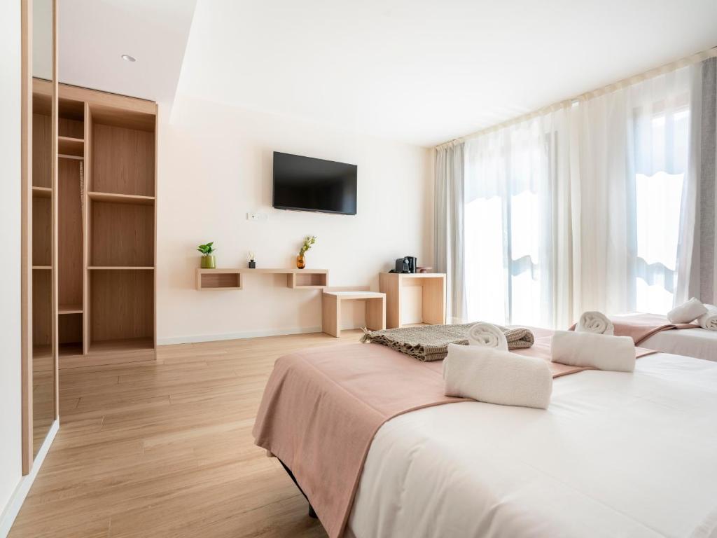 Limehome Barcelona Carrer de Besalú 82 - Resim 32