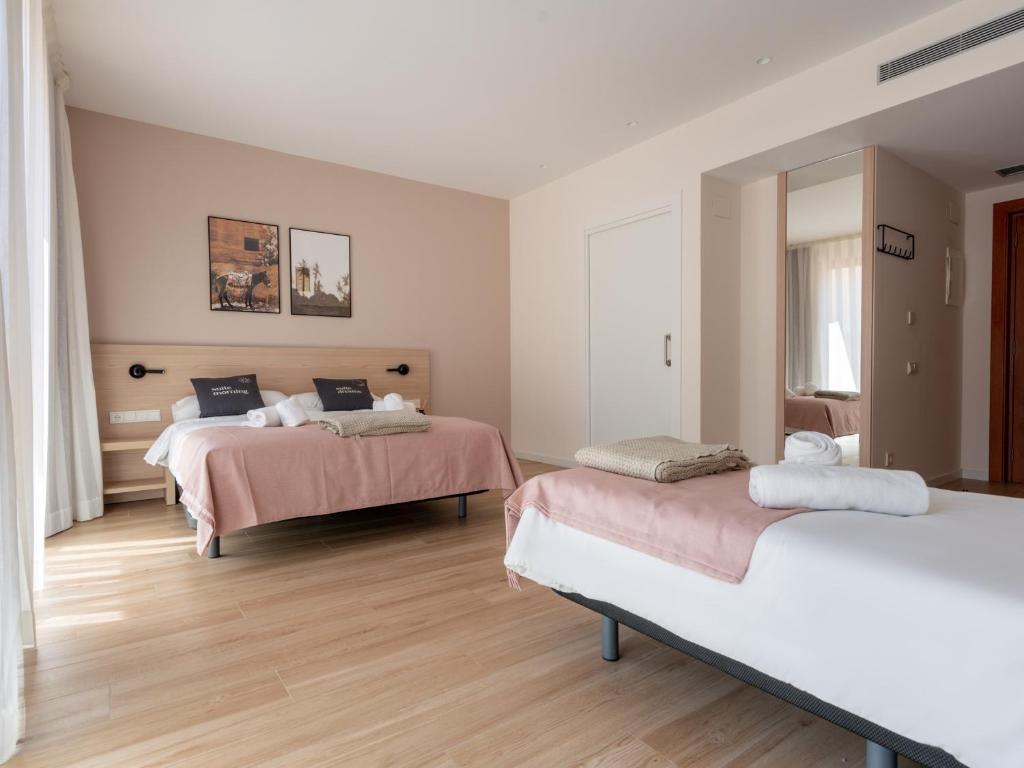 Limehome Barcelona Carrer de Besalú 82 - Resim 43