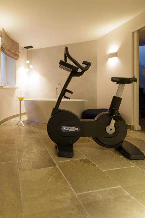 Spordikeskus ja/või sportimisvõimalused majutusasutuses Hotel Aarnhoog