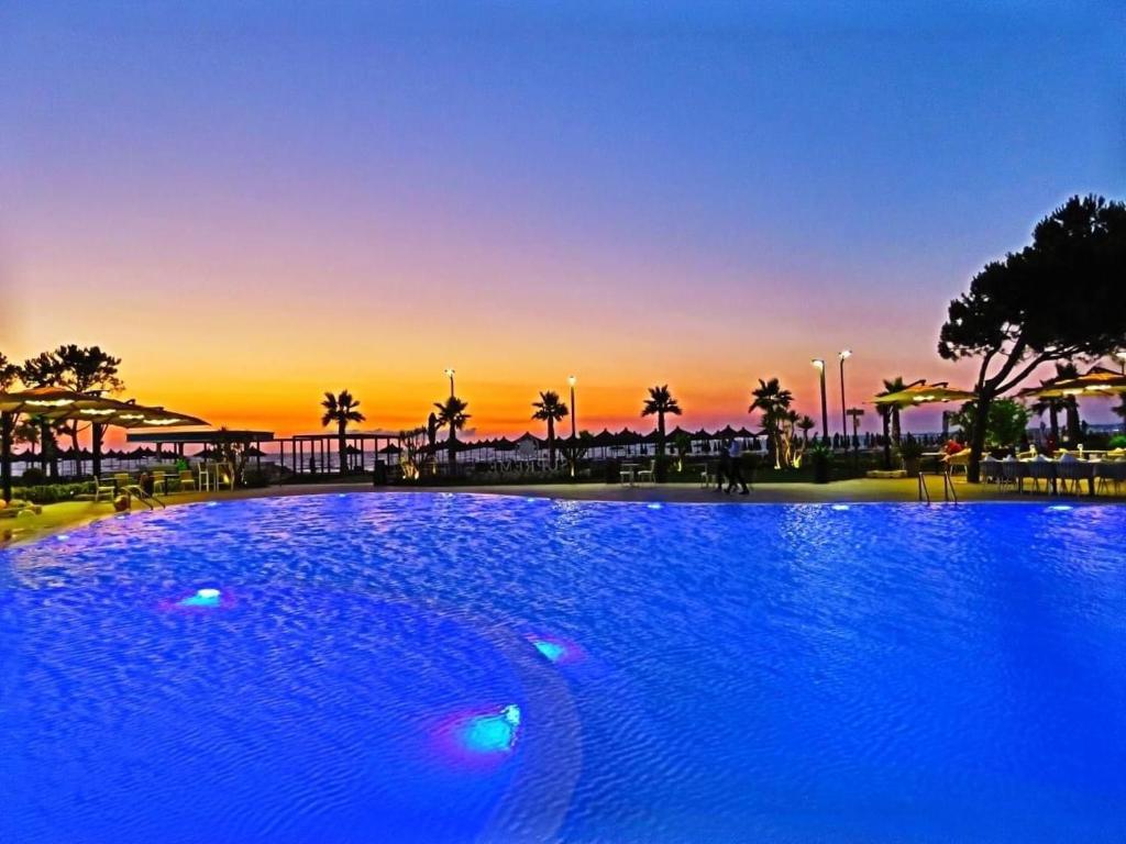 Luxury Home Beachfront - Image 4