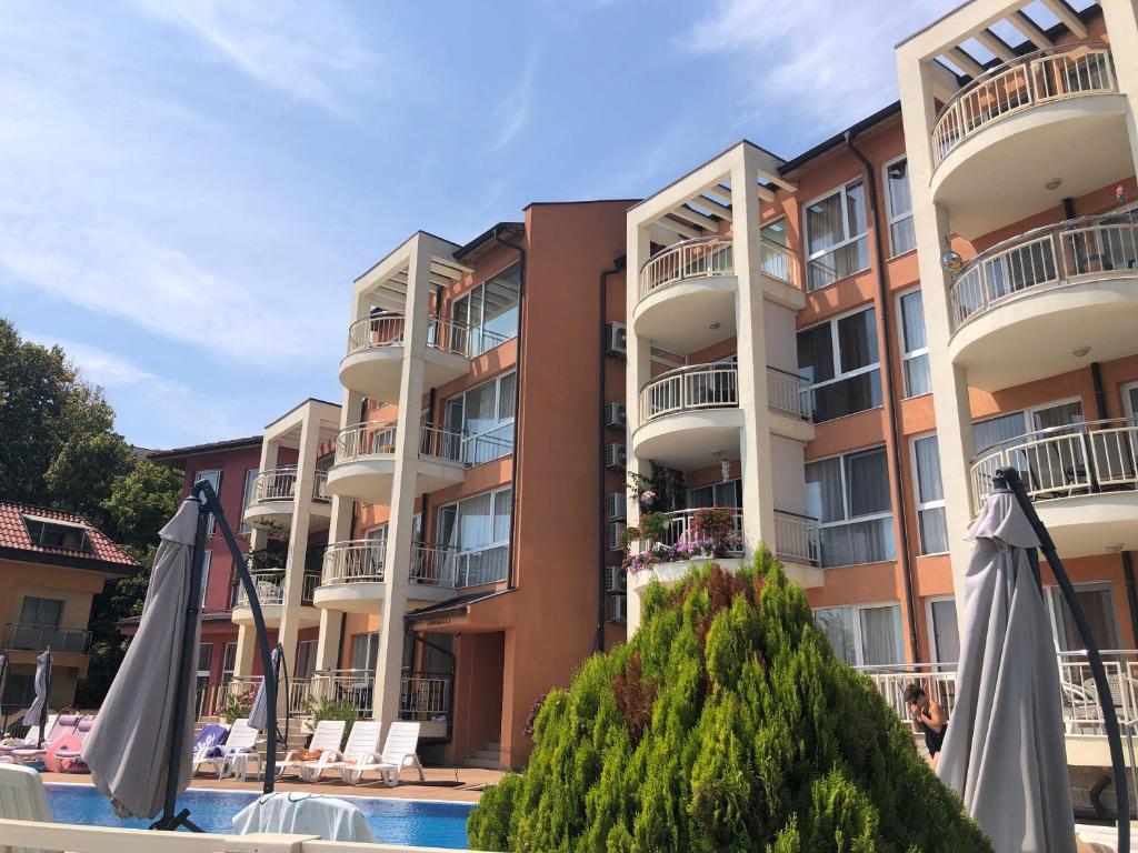 The swimming pool at or close to VP Bellevue