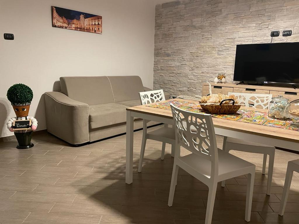 Televízia a/alebo spoločenská miestnosť v ubytovaní La Pietra di Giada