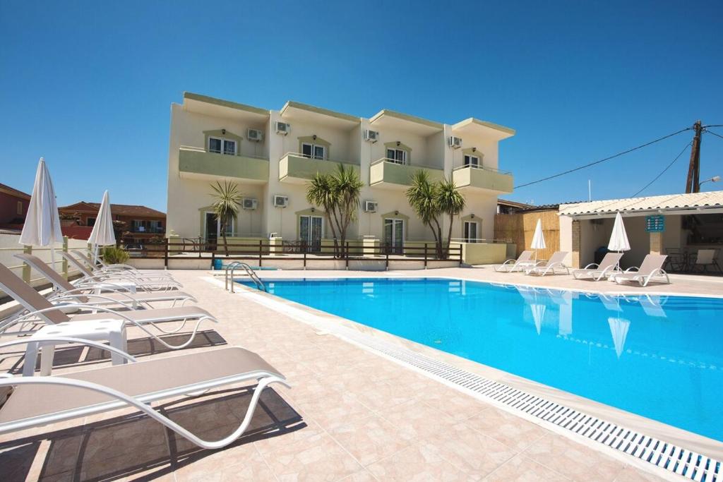 Bazén v ubytování Sidari Vibes Aparthotel nebo v jeho okolí