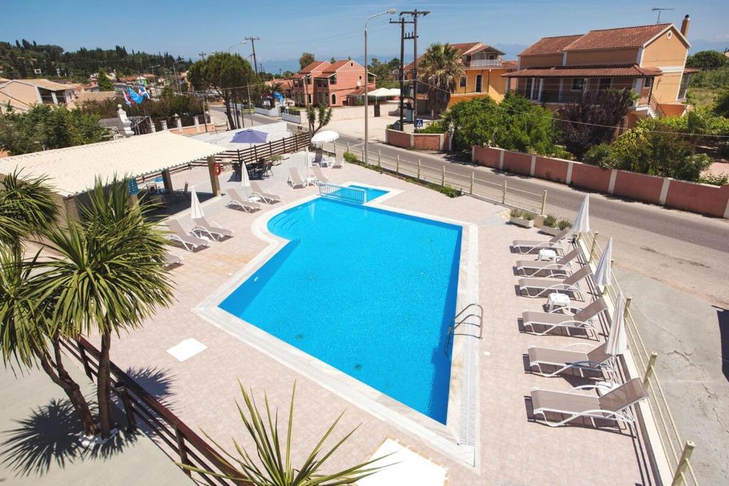 Bazén v ubytování Sidari Vibes Aparthotel nebo v jeho okolí
