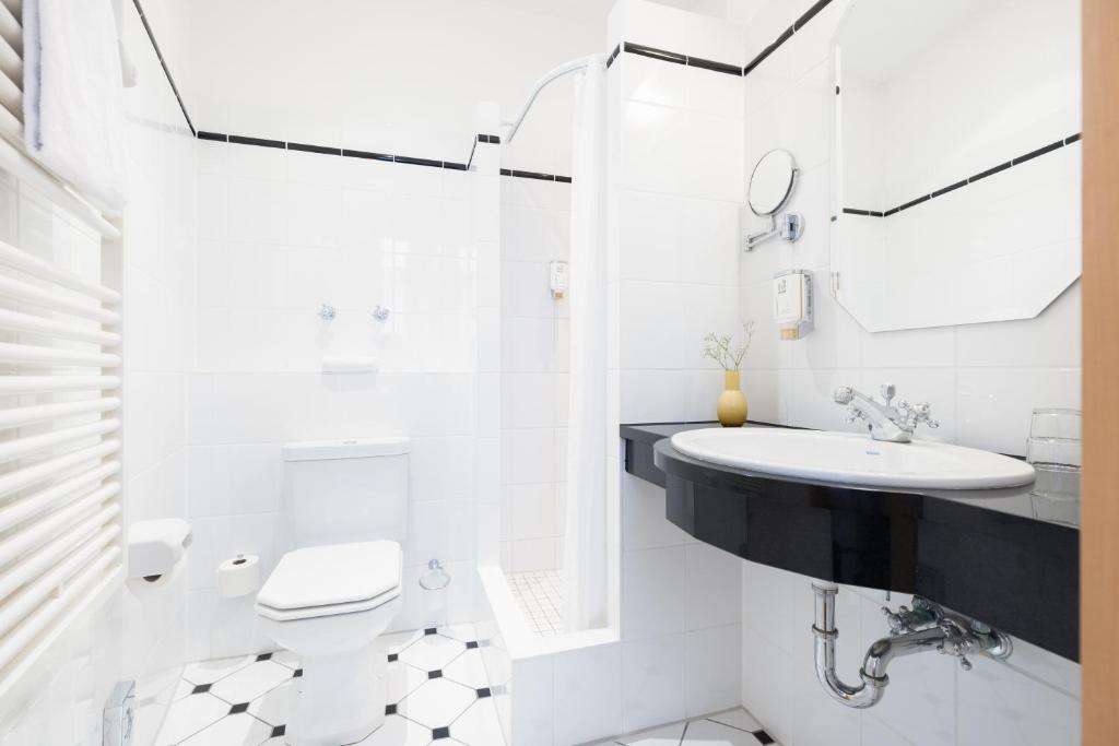 Koupelna v ubytování Hotel Kronprinz Berlin