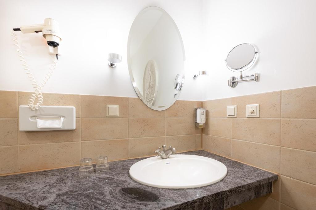 Koupelna v ubytování Hotel Kronprinz Berlin