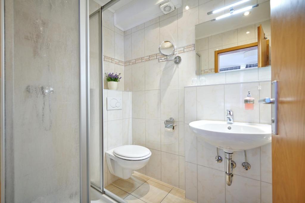 Hotel Restaurant Zum Goldenen Anker mit Hallenbad & Wellnessbereich - Comfort Double Room