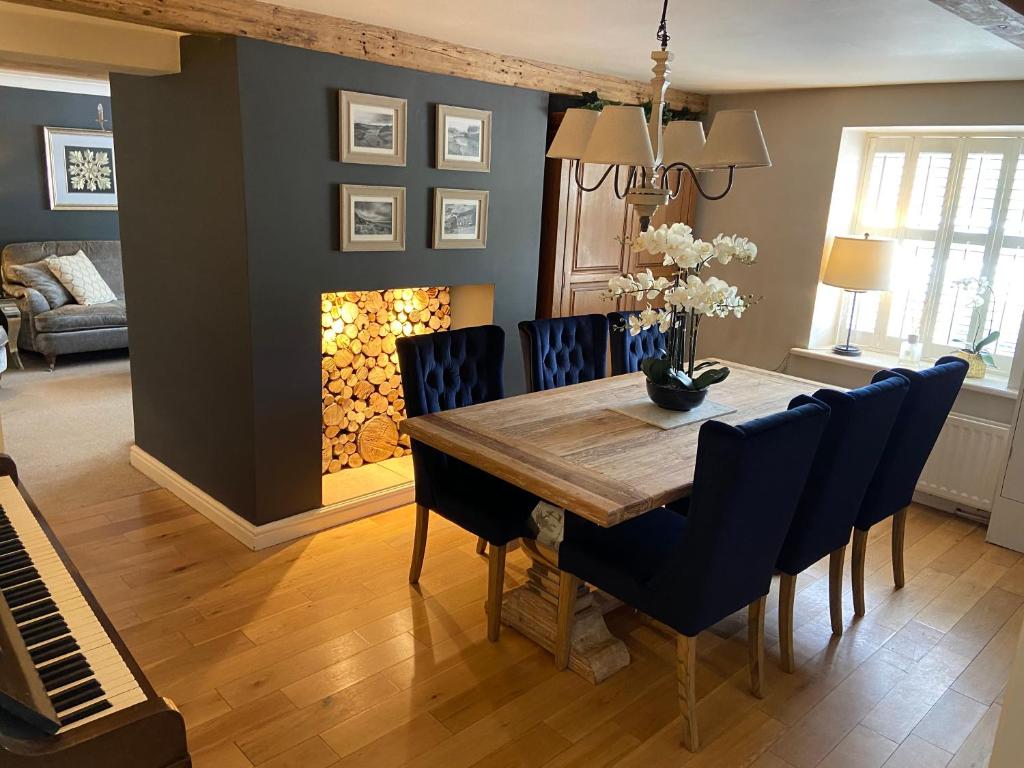 Wool Road Cottage, Saddleworth, Dobcross (updated prices 2024)