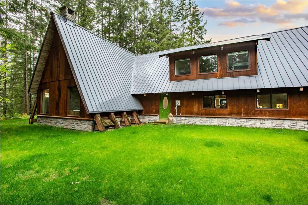 Crystal Moon Cabin - Housity