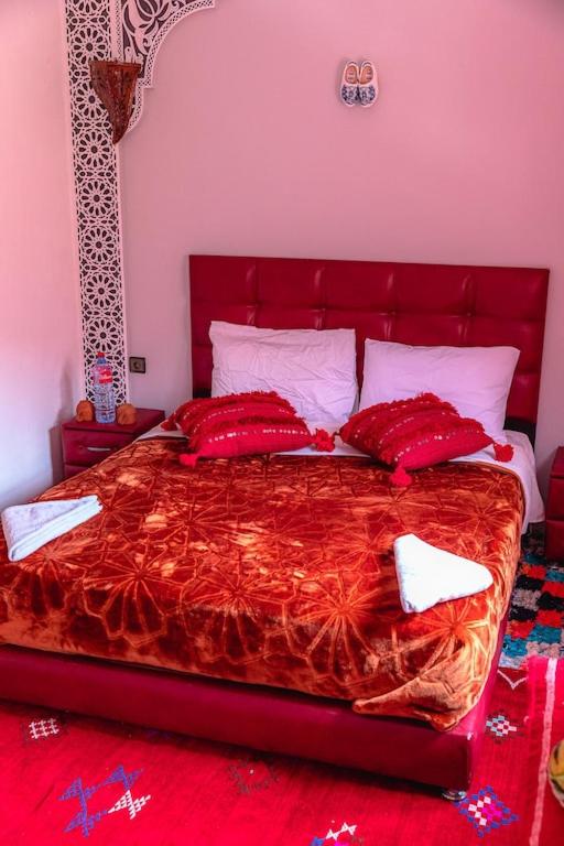 Postel nebo postele na pokoji v ubytování Amazigh Family Riad