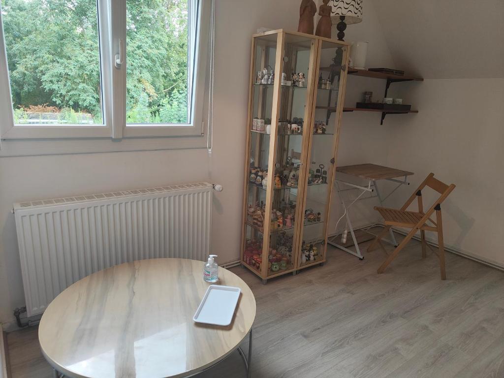 Fotografie z fotogalerie ubytování SUITE PRIVEE AVEC VUE SUR LE JARDIN v destinaci Douai