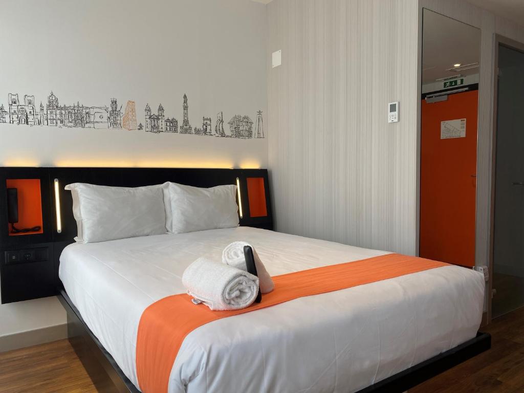 easyHotel Lisbon - Resim 12