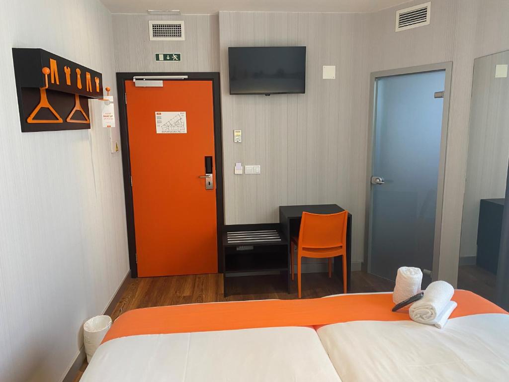 easyHotel Lisbon - Resim 17