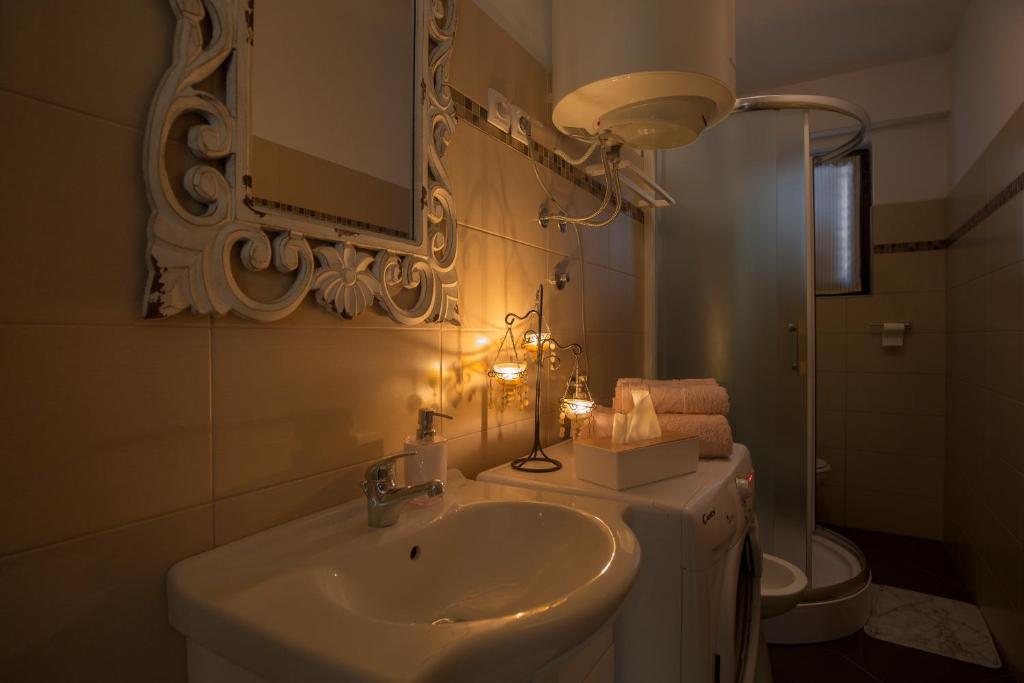 Koupelna v ubytování Apartmani Xenia & Desiderio