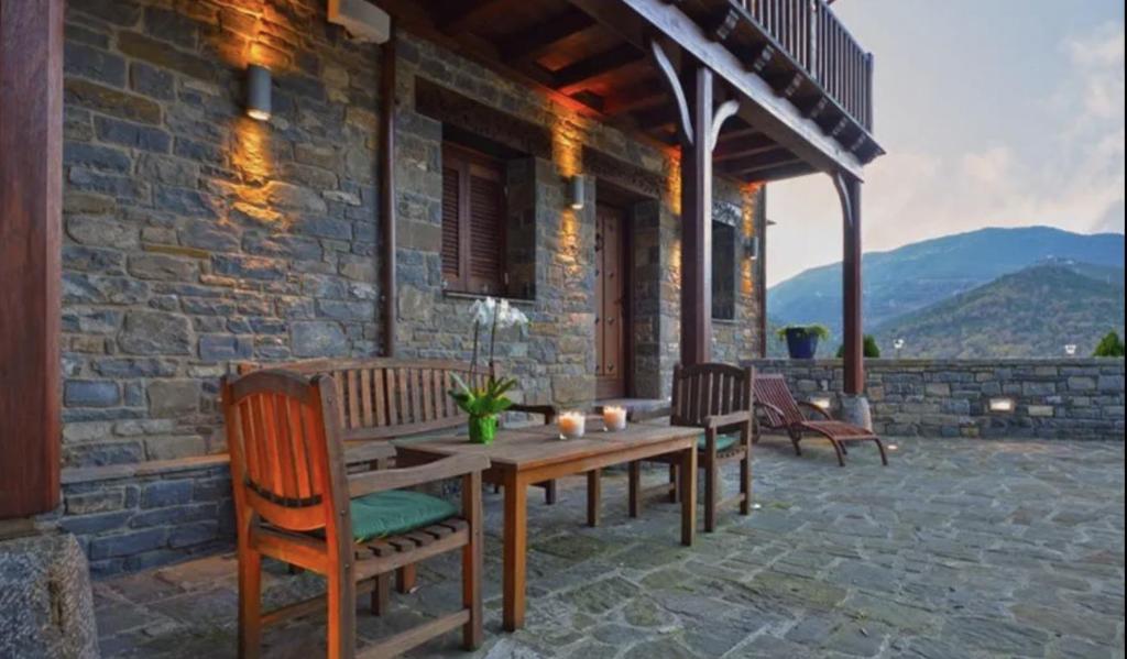 Fotografie z fotogalerie ubytování La Borda de Santa Barbara casa unica con piscina v destinaci Boltaña