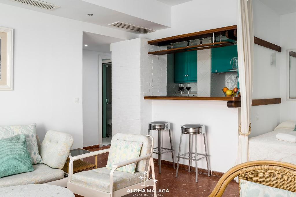 Kuchyňa alebo kuchynka v ubytovaní Amaizing views apartment, 204Torremolinos