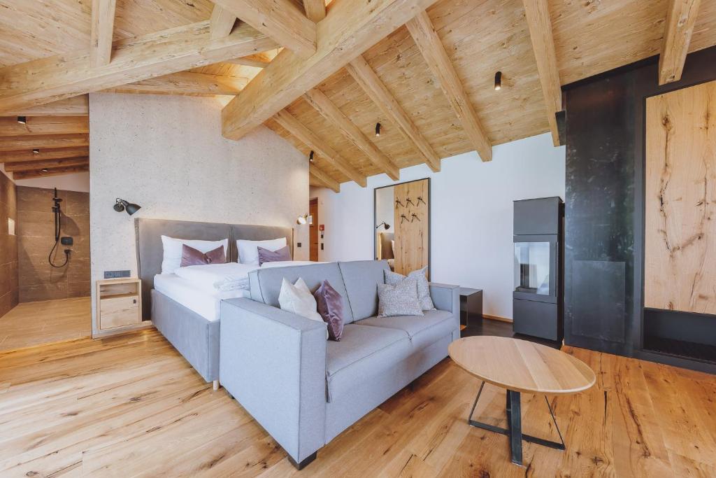 Posezení v ubytování ZAGLGUT HOTEL-CHALETS Wellness & Views with Summer Card Included