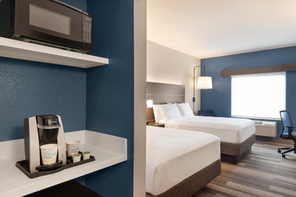 Holiday Inn Express & Suites Denver Airport by IHG photo