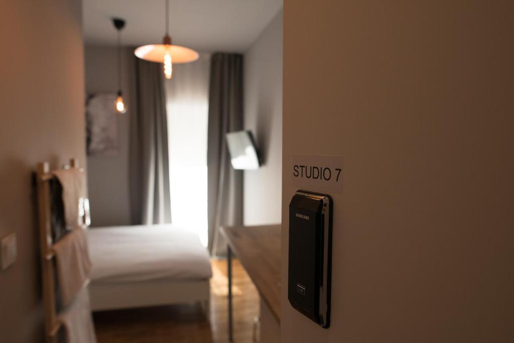 S&L3 REPUBLIC ZAGREB CENTER - 
