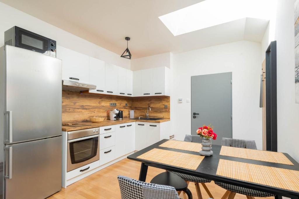 HighNest apartments - Two-Bedroom Apartment