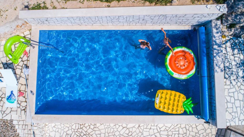 Bazén v ubytovaní Eco Villa with Pool alebo v jeho blízkosti