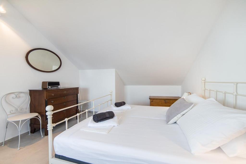 Posteľ alebo postele v izbe v ubytovaní Eco Villa with Pool