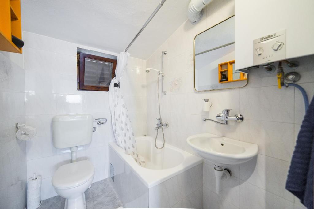 Kúpeľňa v ubytovaní Eco Villa with Pool