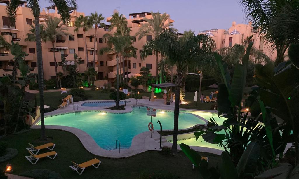 The swimming pool at or close to Oasis Costalita Estepona II
