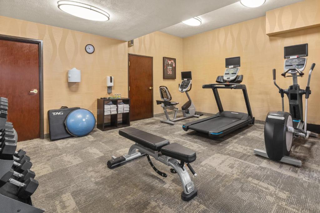 Fitness centrum a/nebo fitness zařízení v ubytování Holiday Inn Express Wenatchee by IHG