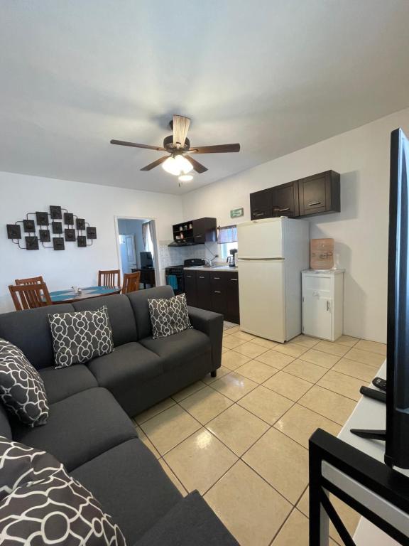 Seaside Adventure Lodging - Apartment With Sea View