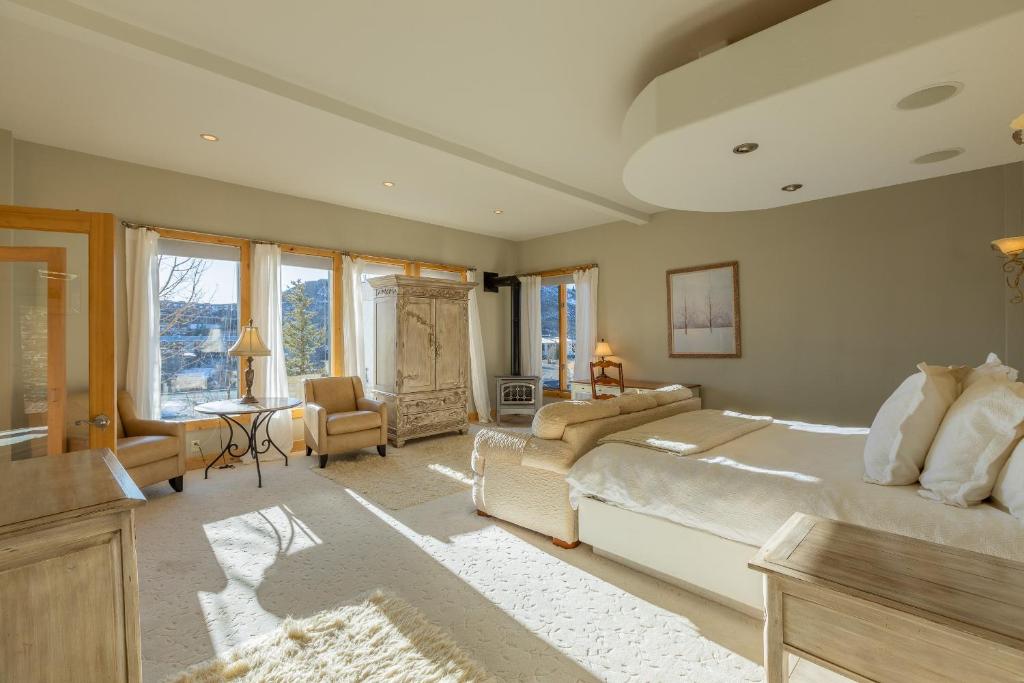 Nordic Inn - King Suite