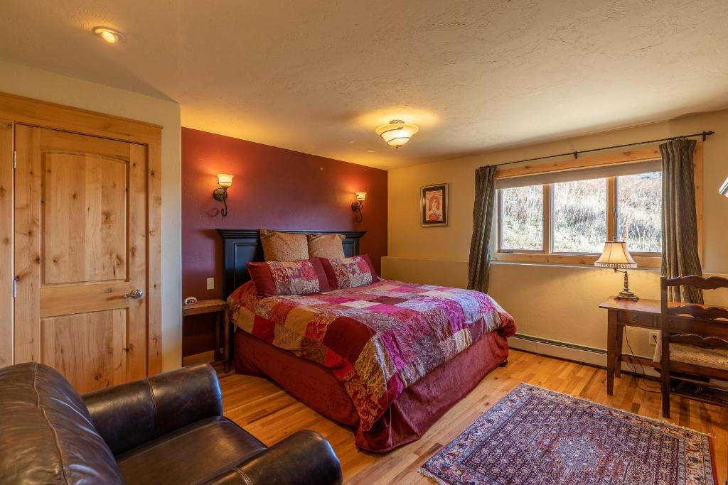 Nordic Inn - King Suite