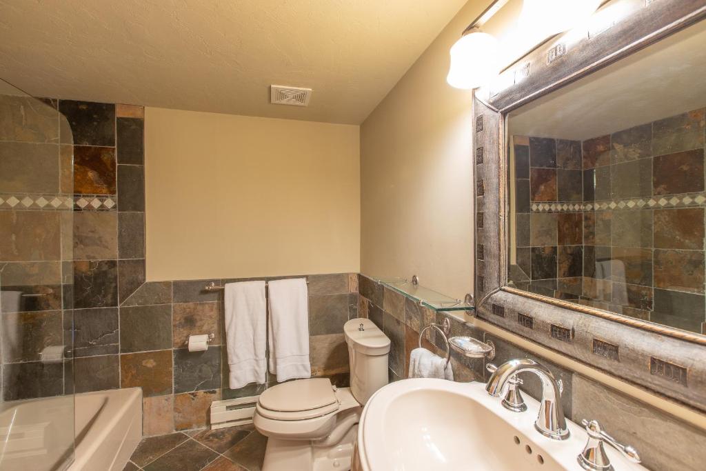 Nordic Inn - King Suite