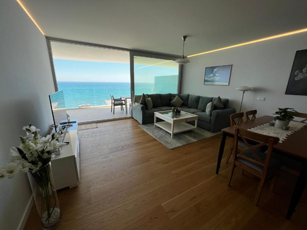 Zdjęcie z galerii obiektu The wave collection sea view 2 bedrooms w Maladze