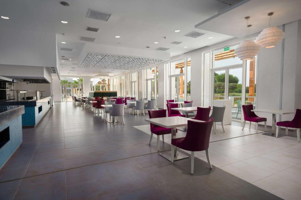 Restaurace v ubytování Radisson Blu Resort, Saidia Garden