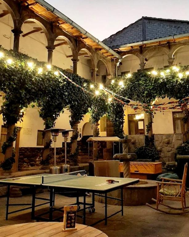Stolní tenis v ubytování Pariwana Hostel Cusco nebo okolí
