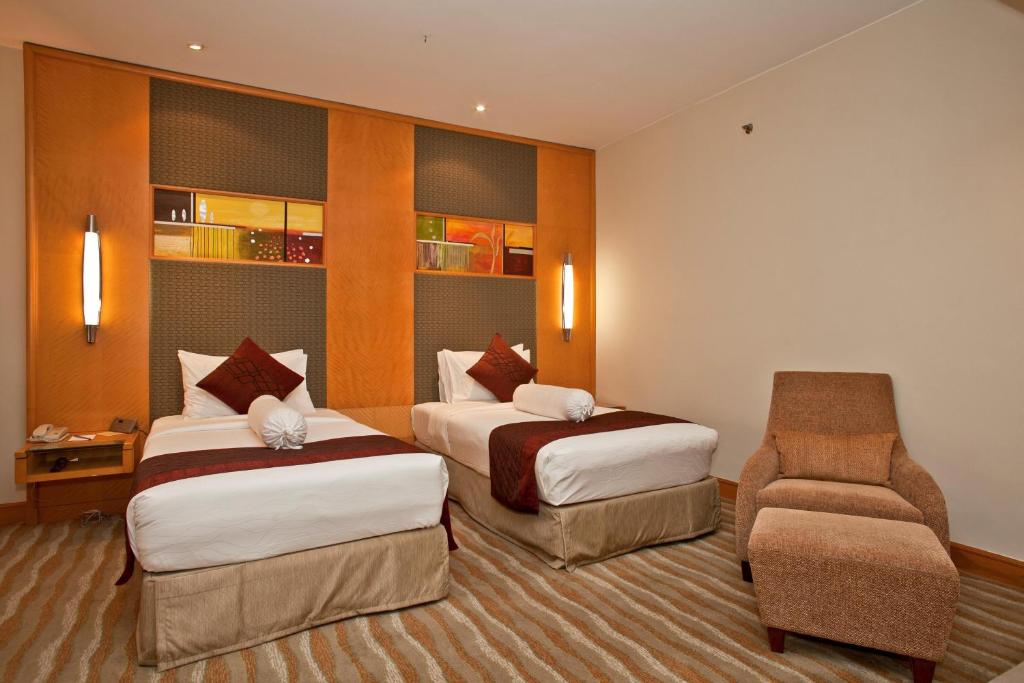 Lakeshore Hotel & Apartments - 