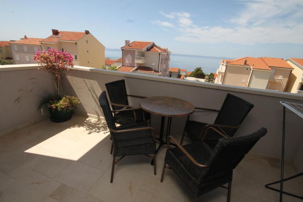 Fotografia z galérie ubytovania Apartments with a parking space Makarska - 3751 v destinácii Makarska