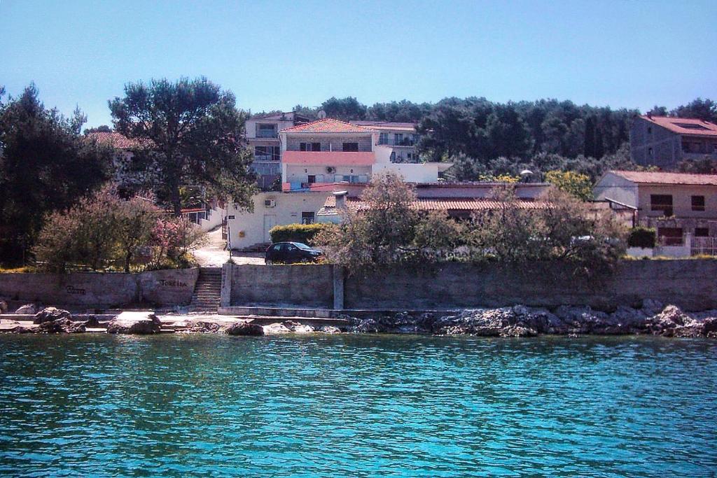 Apartments by the sea Arbanija, Ciovo - 1085