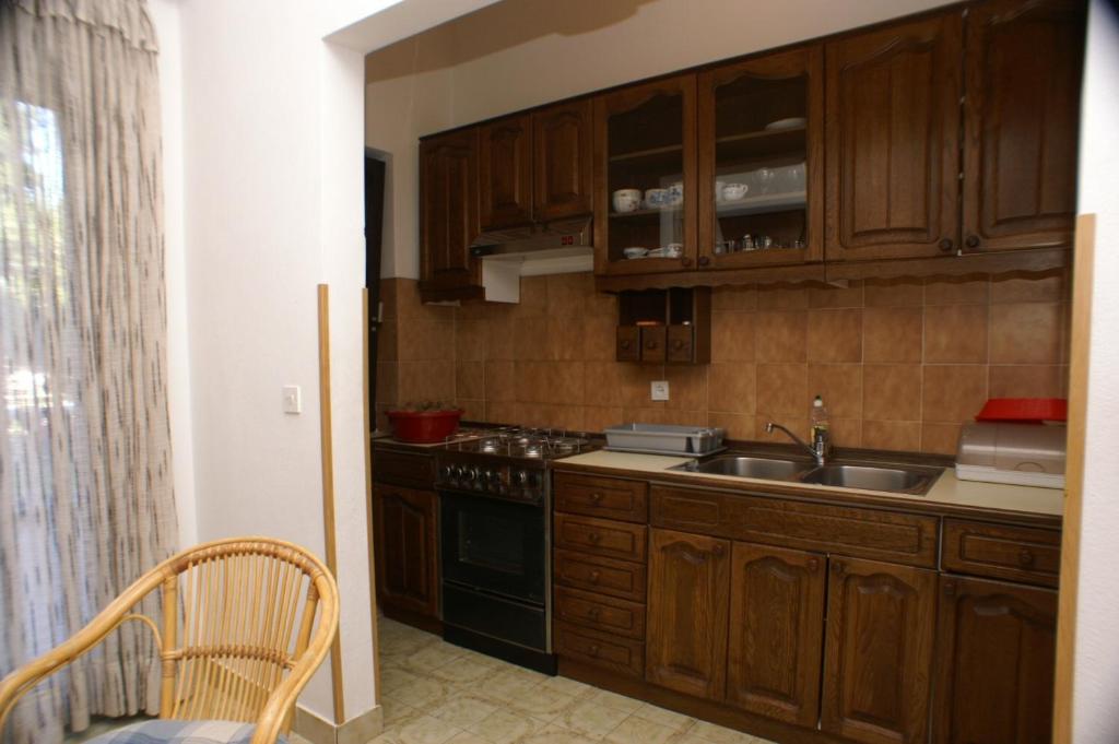 Fotografie z fotogalerie ubytování Apartments with a parking space Slatine, Ciovo - 1099 v destinaci Slatine