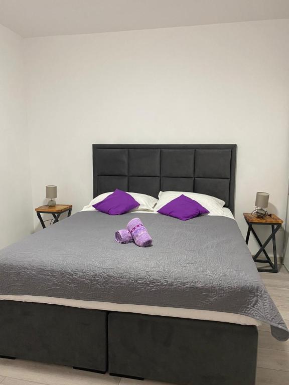 Posteľ alebo postele v izbe v ubytovaní Apartment Arbanija 1122a