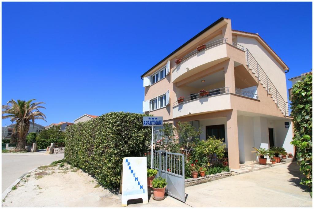 Budova, kde se apartmán nachází