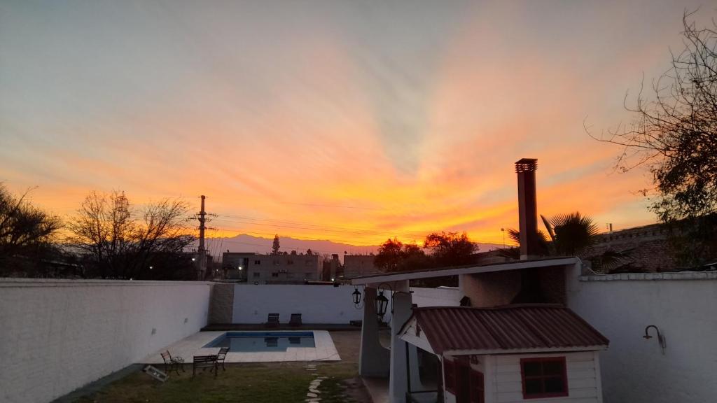 ゴドイ・クルスにあるAires Andinosの屋根からの夕日